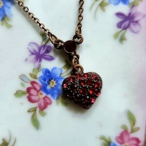 Vtg,Radiant Heart Necklace/Little Drk Red Faceted Sparkly Rhinestones.Brand-1928